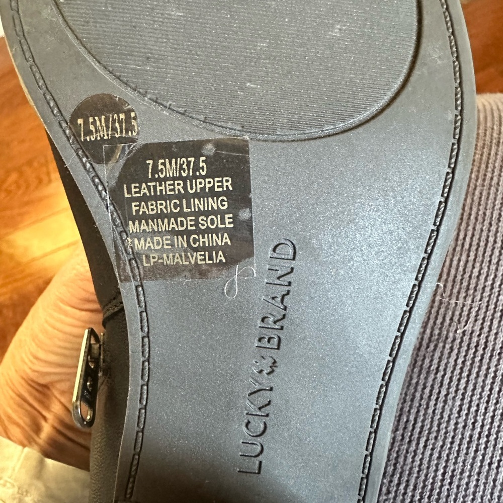 Lucky Brand Black Leather Ankle Booties with Stacked Heel NWT - Picture 3 of 8